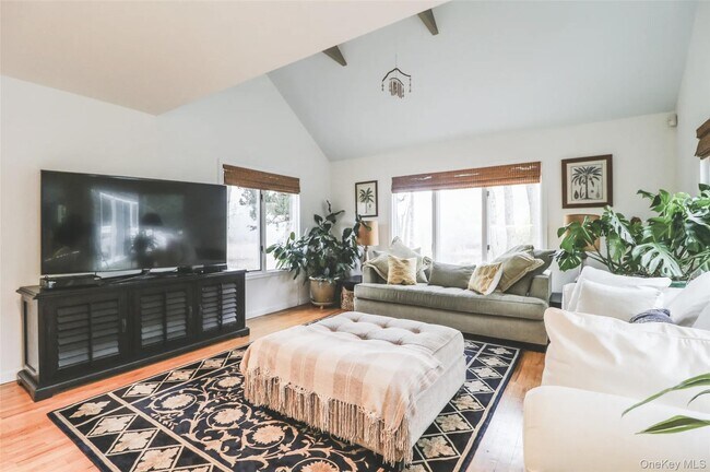 Foto del edificio - 99 Spring Pond Ln