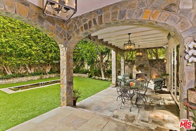 Building Photo - 607 Sierra Dr