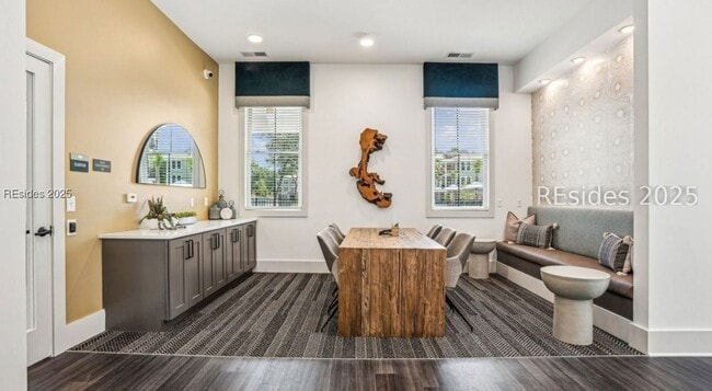 Building Photo - 4000 Margaret St