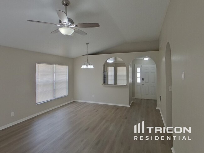 Building Photo - 5490 Friarsway Dr