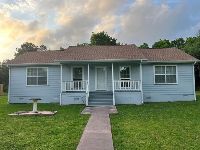 Building Photo - 216 FM 646 Rd