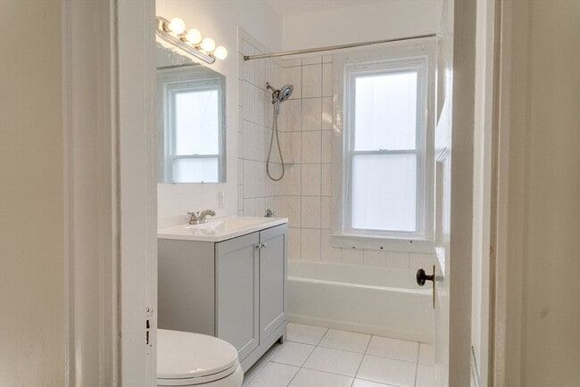 Building Photo - 31 Firglade Ave