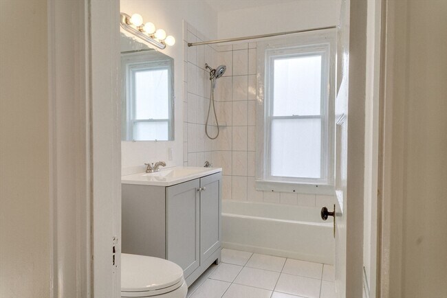 Foto del edificio - 31 Firglade Ave