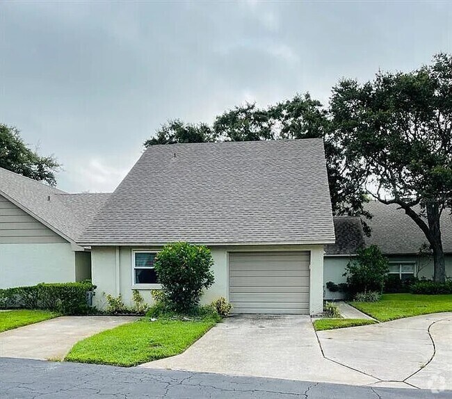 Chateaux Woods Condominium Apartments for Rent with Hardwood Floors