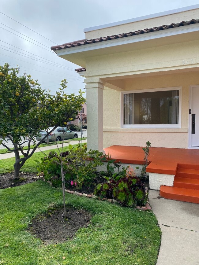 Building Photo - 301 Grand Ave