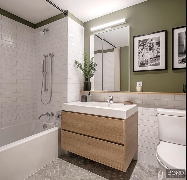 Building Photo - 243 W 28th St