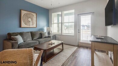 Building Photo - 4670 Merchants Park Cir