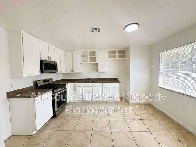 Foto del edificio - 66425 First St