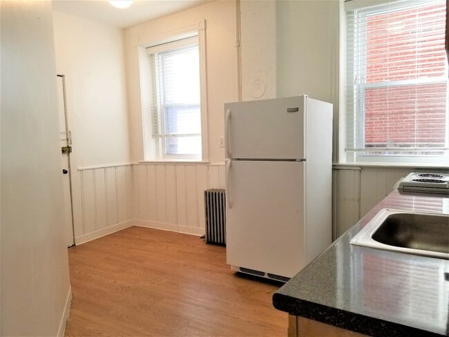 Building Photo - 1 bed/1 bath in Brookline