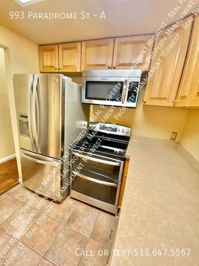 Building Photo - 993 Paradrome St
