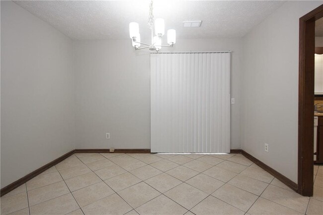 Foto del edificio - 948 Waverly Ct