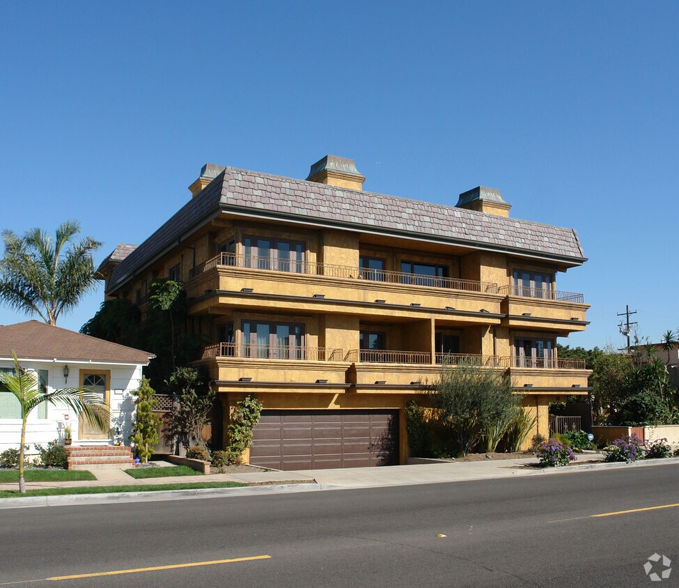 Primary Photo - 311 Ocean Ave