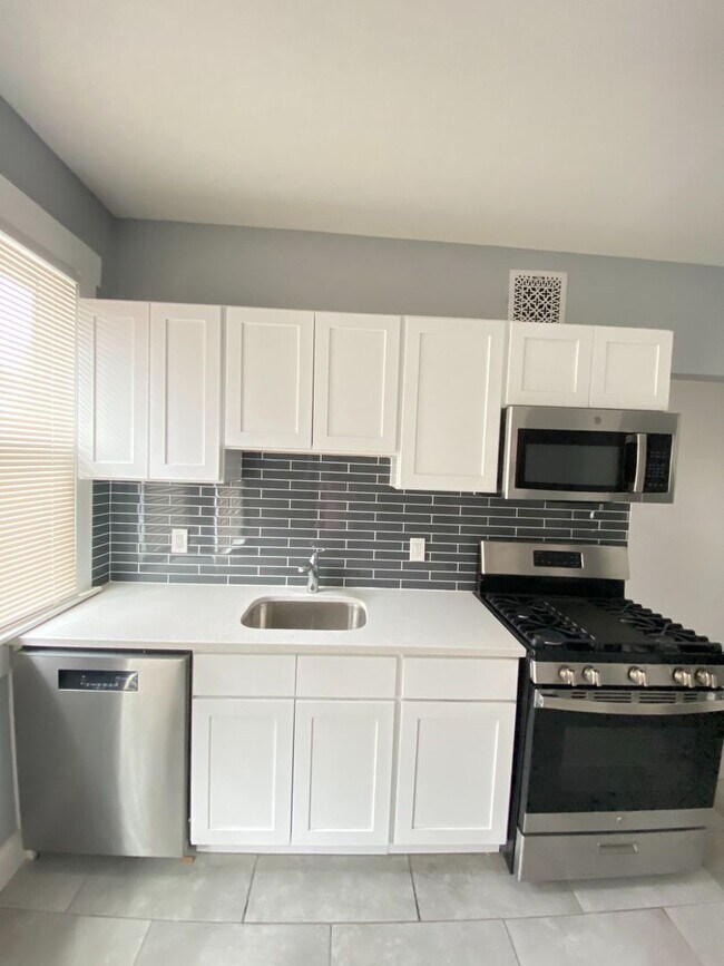 Building Photo - 506 Ferry