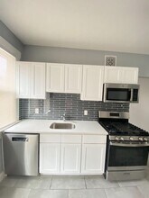 Building Photo - 506 Ferry St Building Photo - 506 Ferry St