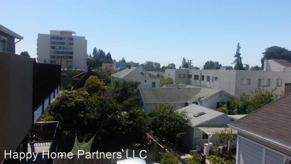 Primary Photo - 2500 Dana St