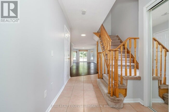 Photo du bâtiment - 9900 McLaughlin Rd N