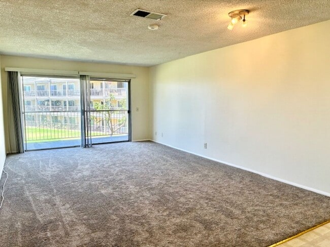 Building Photo - Port Hueneme | 2 Bed + 2 Bath | OCEAN VIEW...
