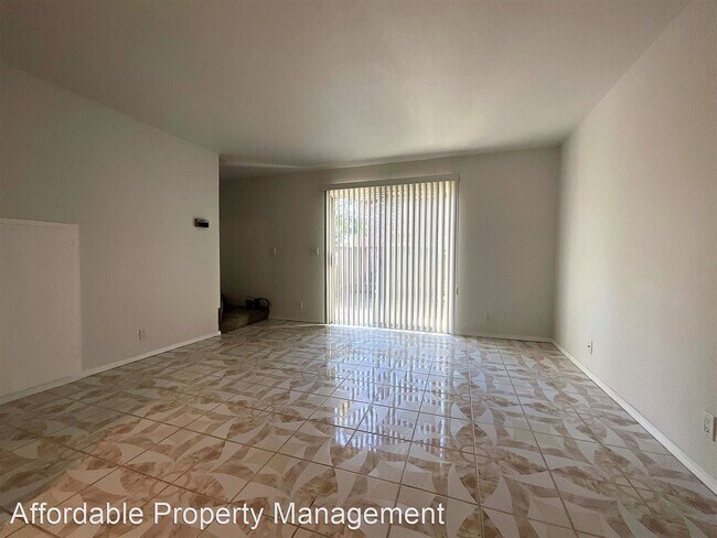 Building Photo - 27427 Stoneridge Ct
