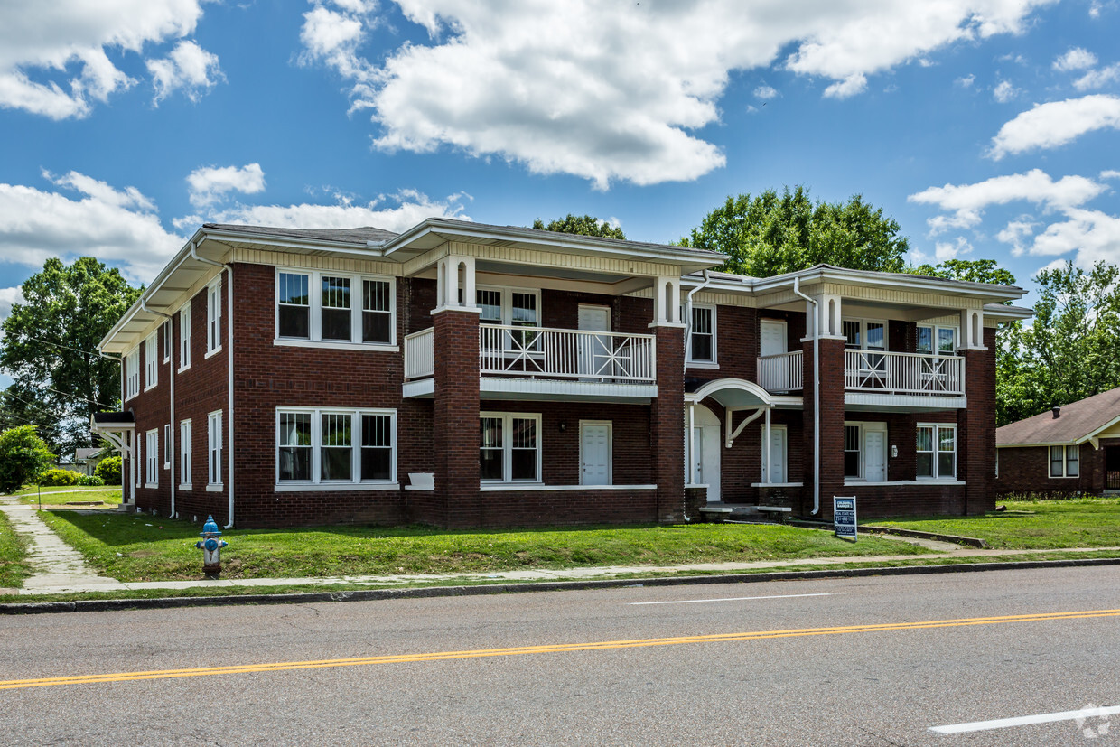 Primary Photo - Poplar Plaza Apartments