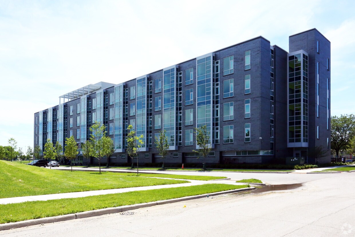 Park Boulevard IIB Apartments 3720 S Dearborn St Chicago, IL