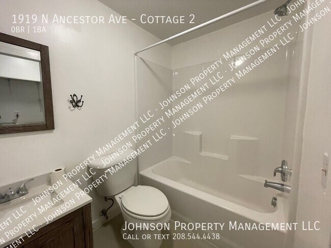 Foto del edificio - Cozy studio cottage, off Fairview, priced ...