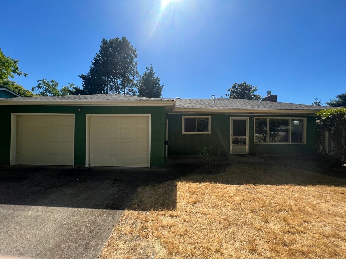 Introducing the Perfect Home on Potter St,... House Rental in Eugene