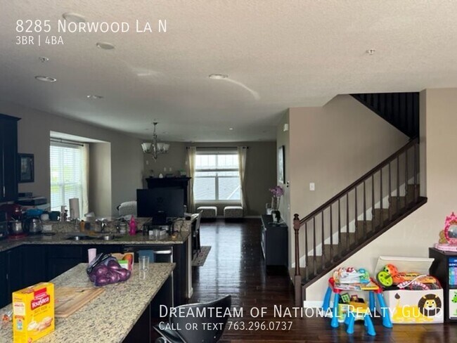 Foto del edificio - Rare maple grove 4 bed townhouse!!