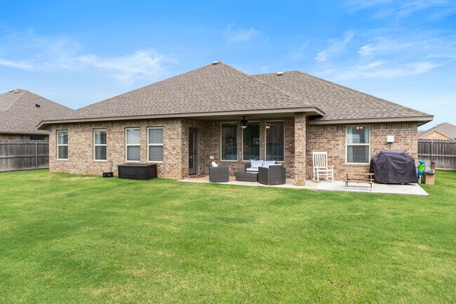 Building Photo - 1104 Northridge Blvd