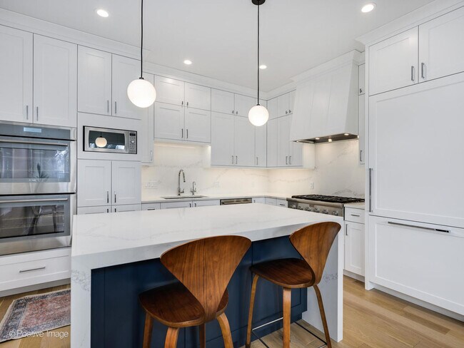 Foto del edificio - 2416 W Lyndale St