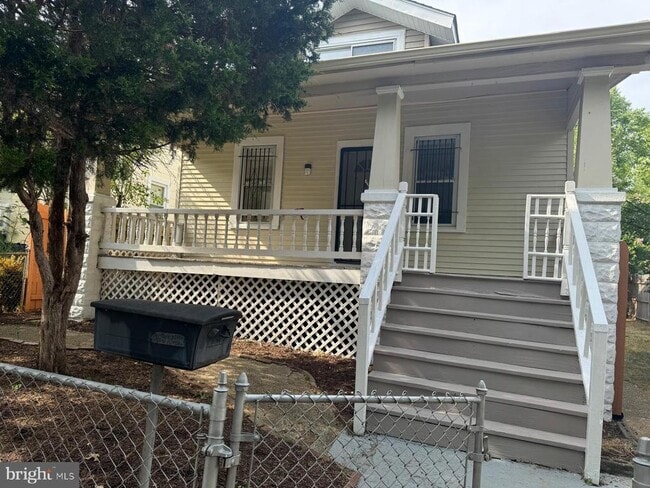 Building Photo - 3214 Otis St