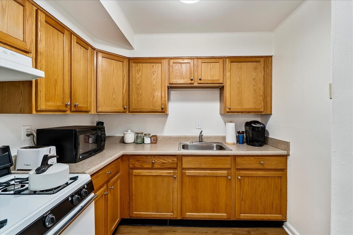 Whitehouse Manor Apartments Baltimore, MD