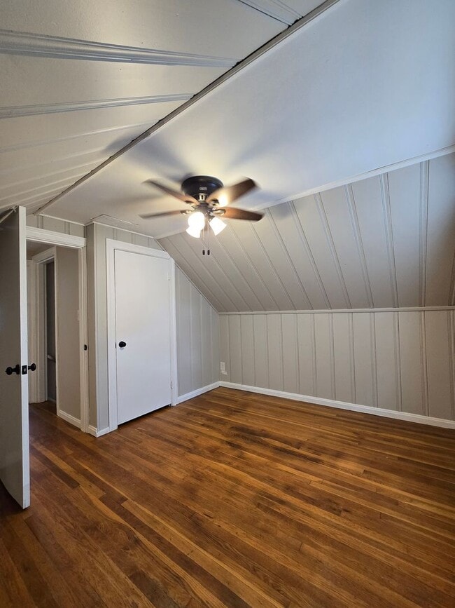 Building Photo - Charming 4 Bedroom, 2 Bathroom Home – Full...