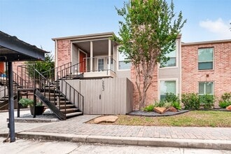 Building Photo - 3700 W Clay St