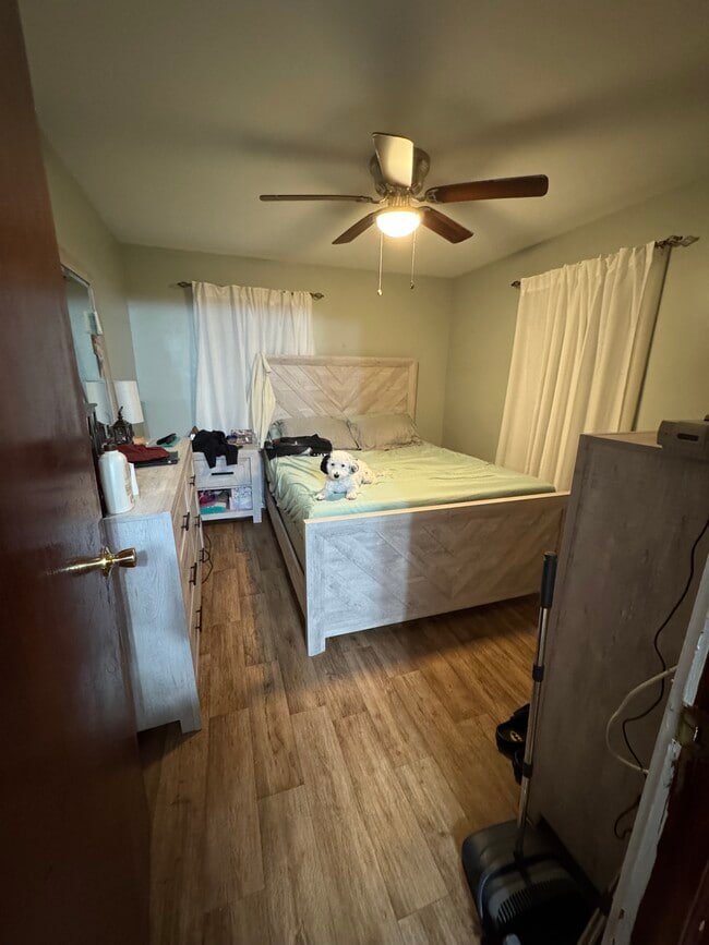 Building Photo - 186 Bradley St