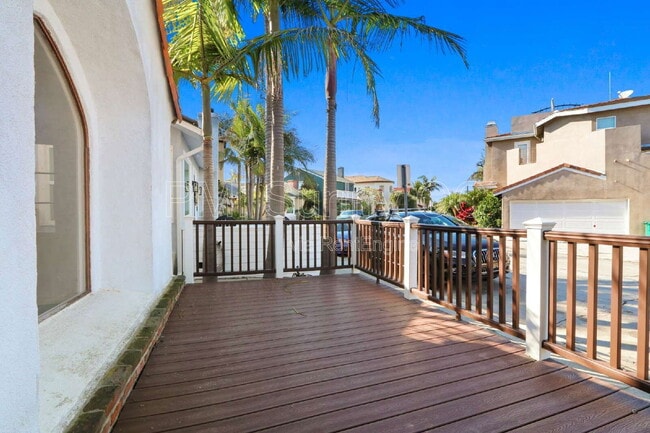 Foto del edificio - 5768 Campo Walk