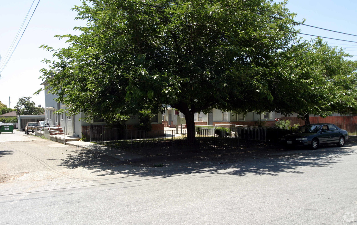 Building Photo - 2750 Florence Ave