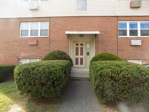 Building Photo - 74 Belair Dr