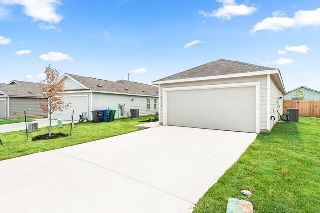 Photo - 10119 Ana Hts Apartment