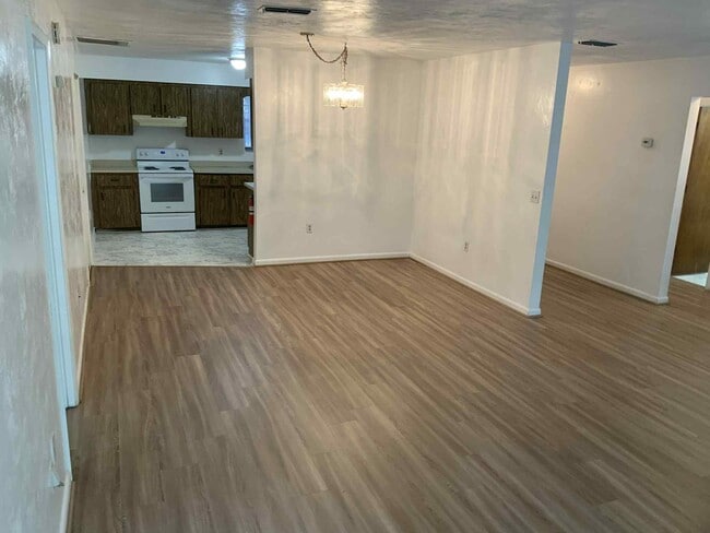 Building Photo - 7211 SW 18th Pl