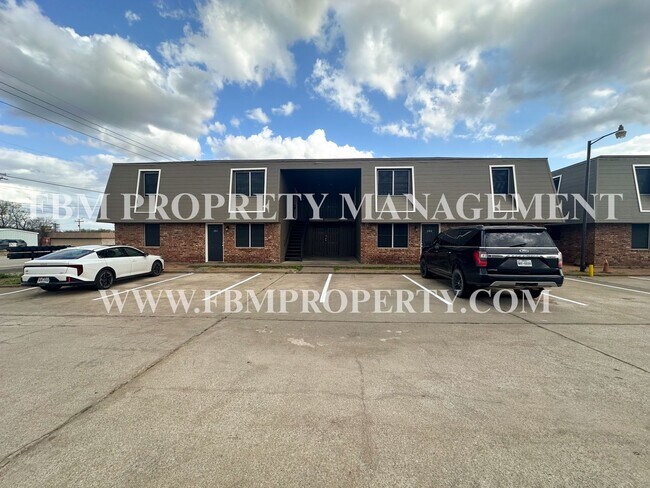 Foto del edificio - Willow Court Apartments, Unit 204 - 2 Bedroom, 1 Bathroom Apartment Home in Mexia, TX!