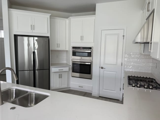 Building Photo - 5663 Equator Ct