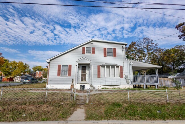 Foto del edificio - Cozy 4 Bedroom/2 Bathroom Detached Home in Essex, MD!