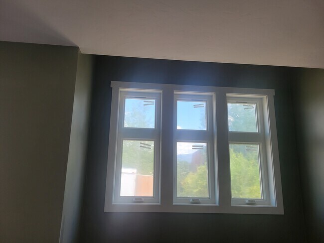 Building Photo - 3072 S 565 W