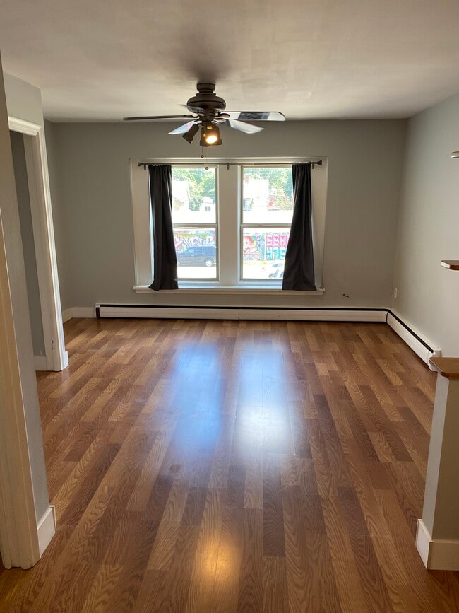 Building Photo - 1135 S Washington Ave #14