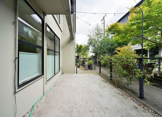 Building Photo - Nice 3 beds / 2.5 baths Townhouse in Colum...