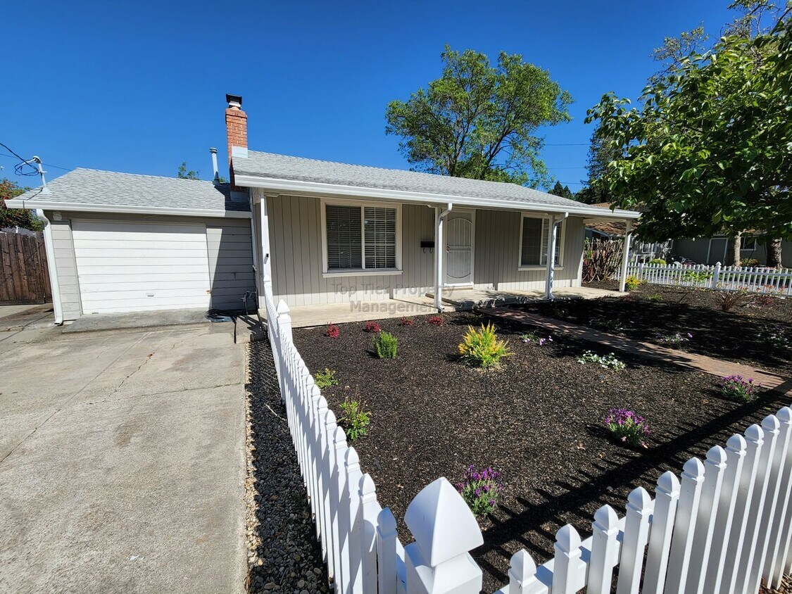 Primary Photo - Very nice 2 Bd/1 Ba 816 sf Pleasant Hill S...