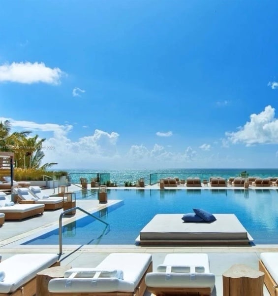 Foto del edificio - 2301 COLLINS Ave