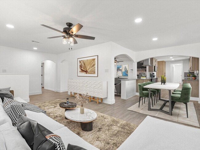 Foto del edificio - 544 E Spring Valley Rd
