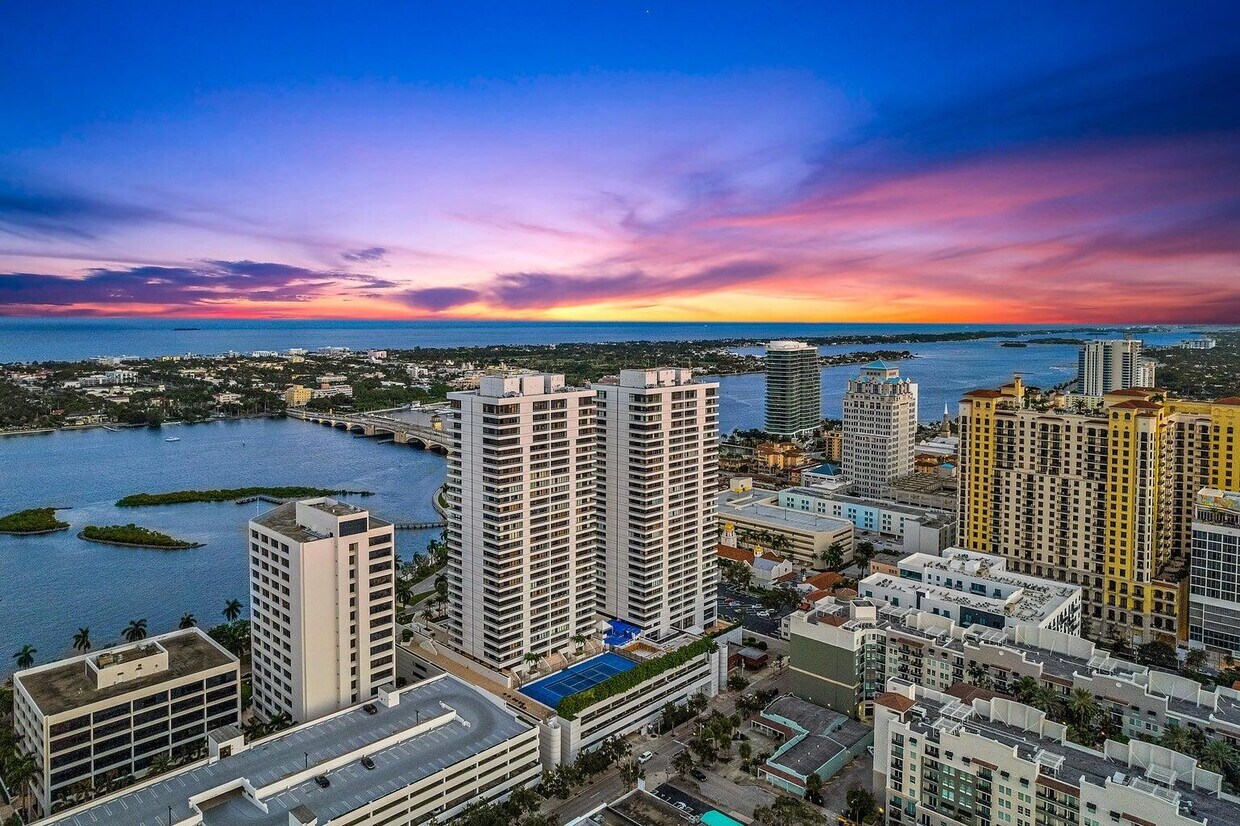 Foto principal - 529 S Flagler Dr
