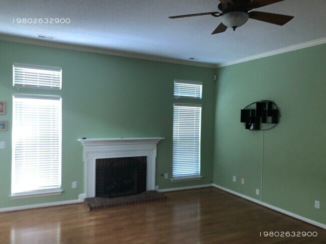 Building Photo - 904 Knightsbridge Rd